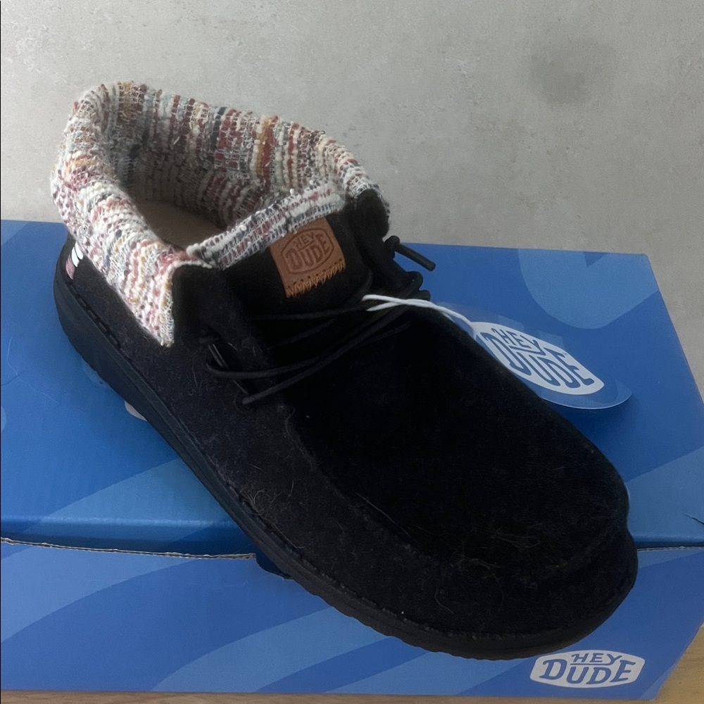 Hey Dude Wendy fold Baja girls size 3Y NWT